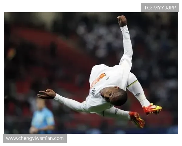 足球明星在赛场上精彩旋转空翻瞬间定格的震撼图片合集 足球明星在赛场上精彩旋转空翻瞬间定格的震撼图片合集